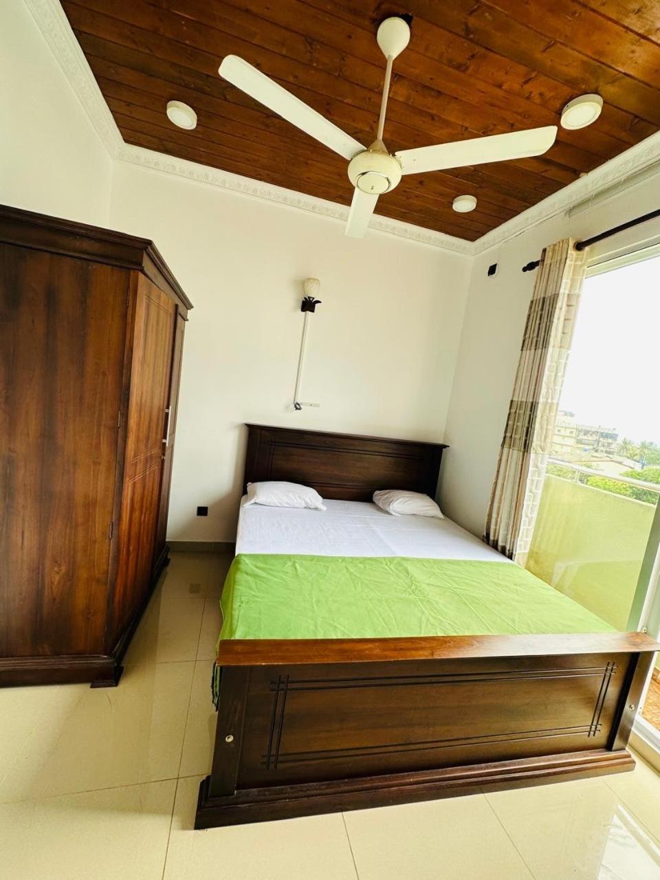 Green Tree Apartments Dehiwala-Mont Lavinia Extérieur photo